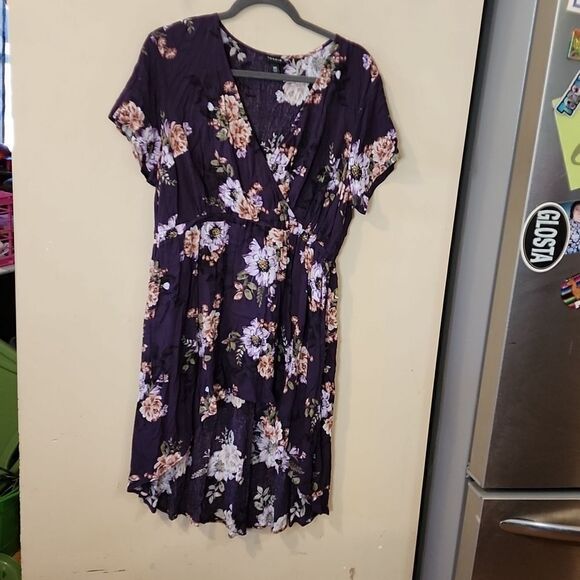 Georgeous Torrid high low top size 00 NWOT - Picture 1 of 7